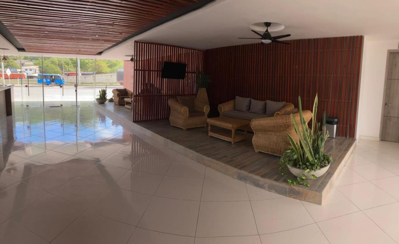 Hih Brisas De La Sierra Hotel
